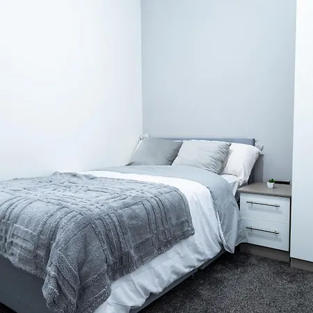 1 Bedroom Apartment In Chorlton Central Manchester Exterior photo